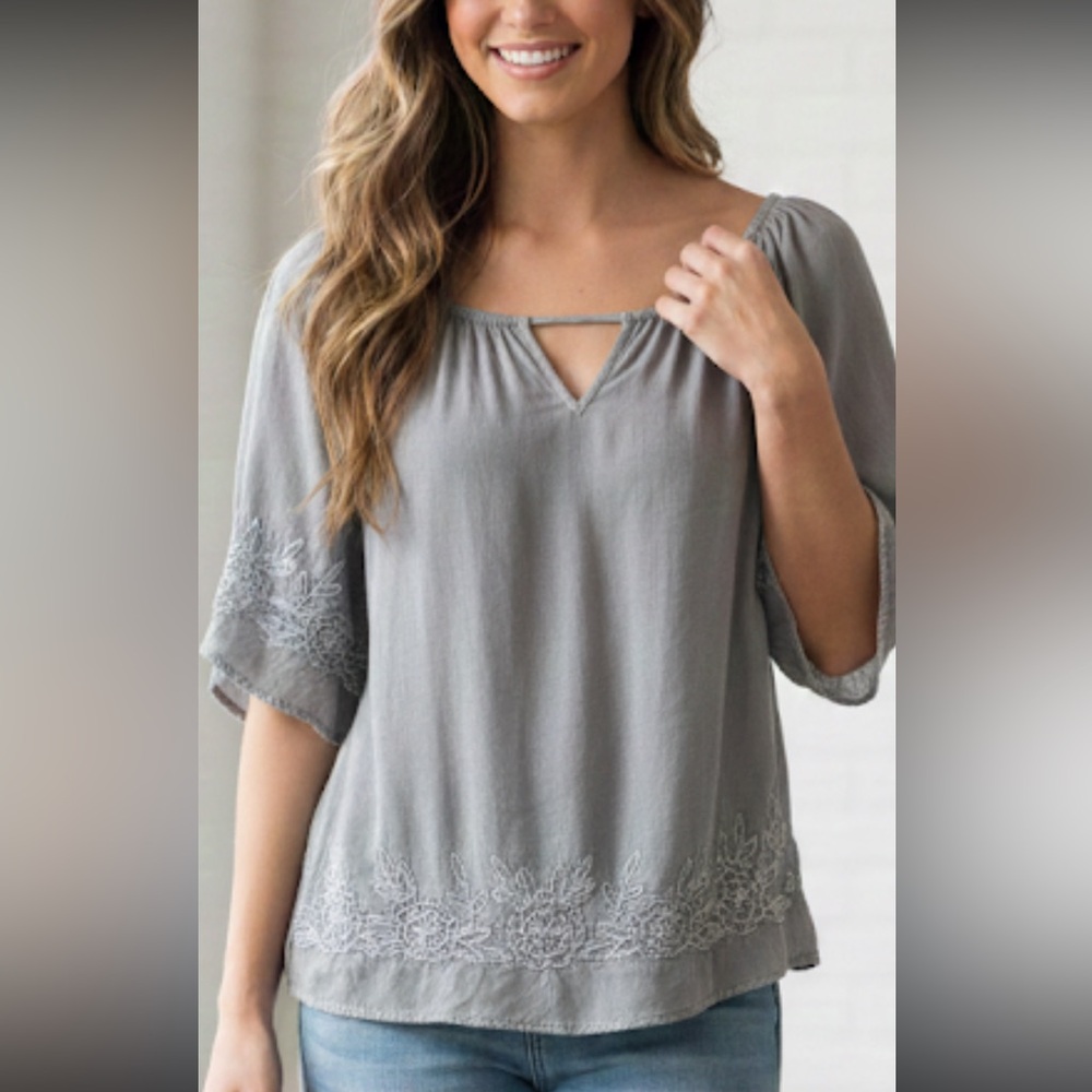 Solitaire for Anthropologie Grey Embroidered Boho Blouse - Picture 7 of 9
